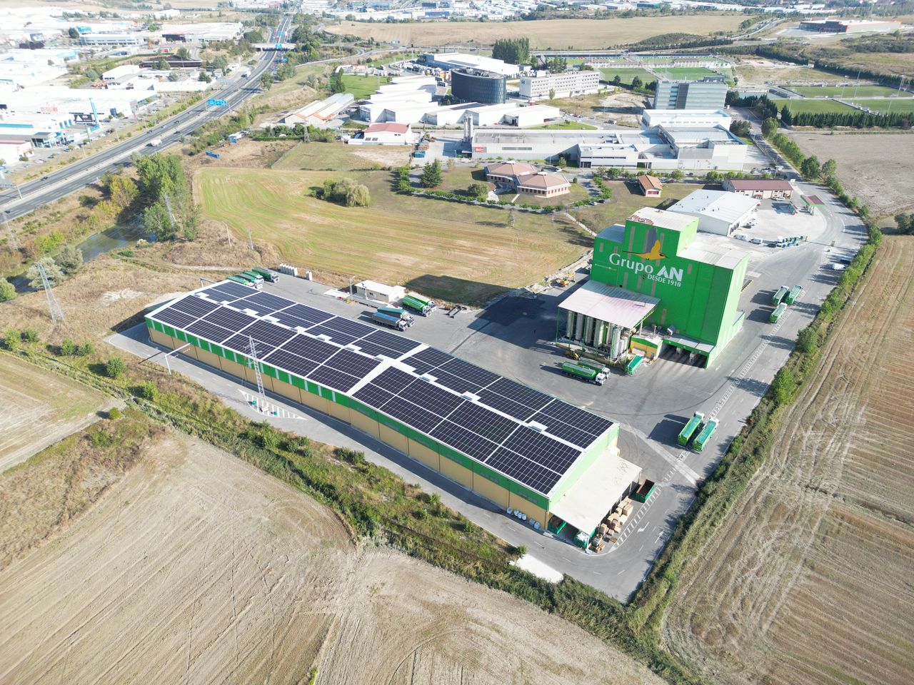Paneles solares de Genergy DP en la cubierta de Grupo AN en Tajonar (Navarra)